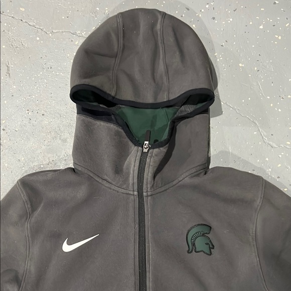 Nike Gray Performance Jacket with Hood and Zip-Up Style - Picture 2 of 6